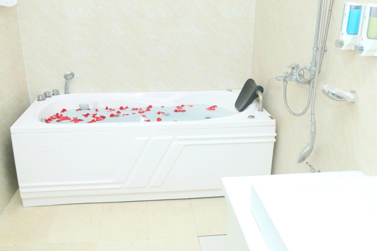 Noi Bai Ville Airport Hotel Ханой Екстериор снимка